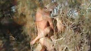 Гарячий жеребець лоскоче голену seks porno mama кицьку своєї милої азіатки фалоімітаторами